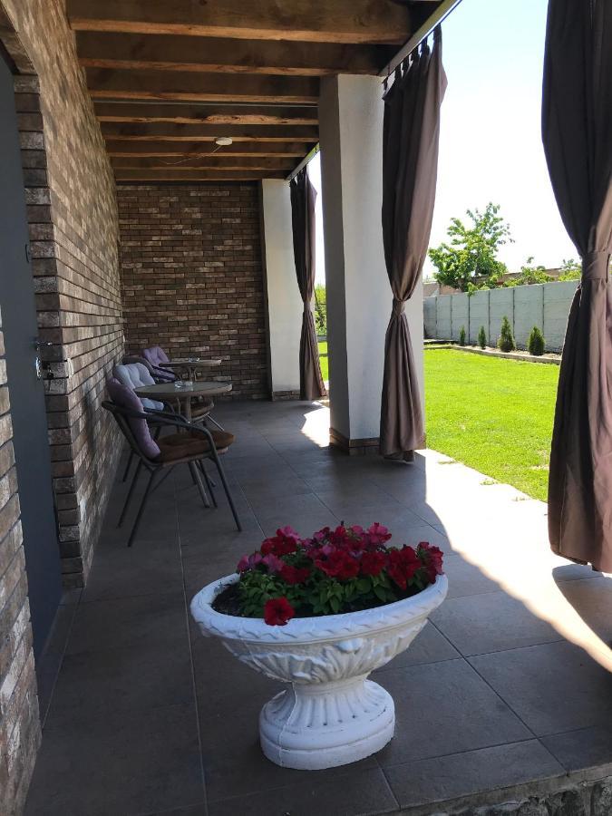 Вулиця 8-Го Березня Апартаменты Myrhorod Exterior foto